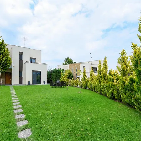 Pentanemi Luxury Villa Hanioti