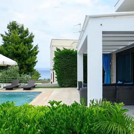 Pentanemi Luxury Villa Hanioti