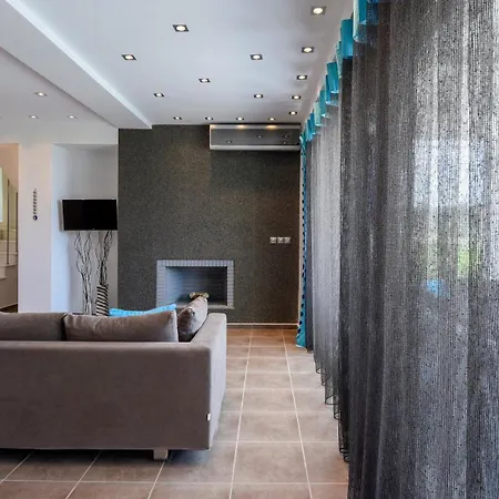 Pentanemi Luxury Vilă Hanioti