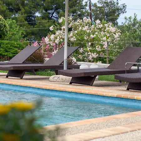 Pentanemi Luxury *