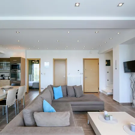 Pentanemi Luxury Villa *