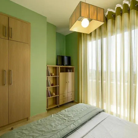 Pentanemi Luxury Ханиоти