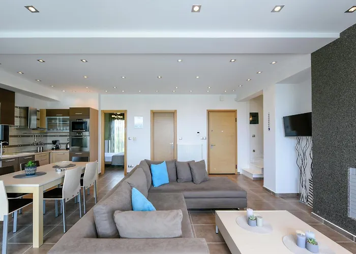 Pentanemi Luxury Villa *