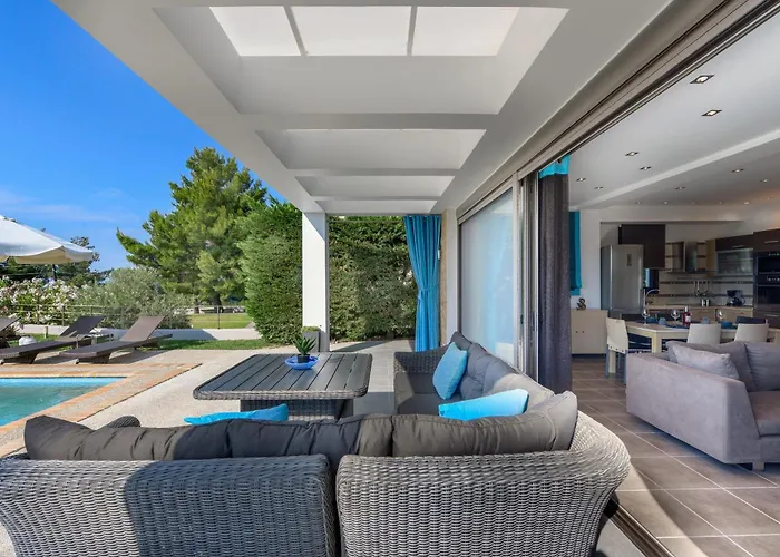 Pentanemi Luxury Villa
