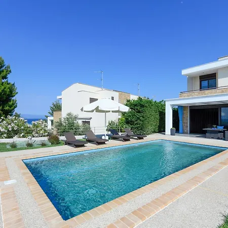 Pentanemi Luxury וילה