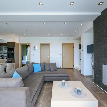 וילה Pentanemi Luxury